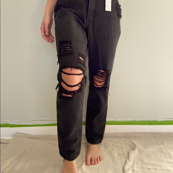 Black distressed 90s Calvin Klein mom jeans - Picture 2 of 7